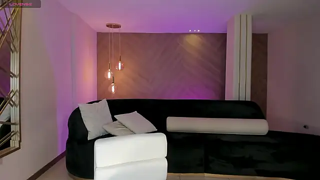 NiaHolland online show from February 9, 6:34 pm