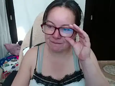 Snapshot of Sonialorens_ chatting on December 11, 9:12 pm Sonialorens  online show from December 11, 9:12 pm