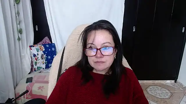Snapshot of Sonialorens_ chatting on December 19, 2:46 pm Sonialorens  online show from December 19, 2:46 pm