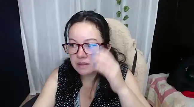 Snapshot of Sonialorens_ chatting on December 27, 1:50 pm Sonialorens  online show from December 27, 1:50 pm