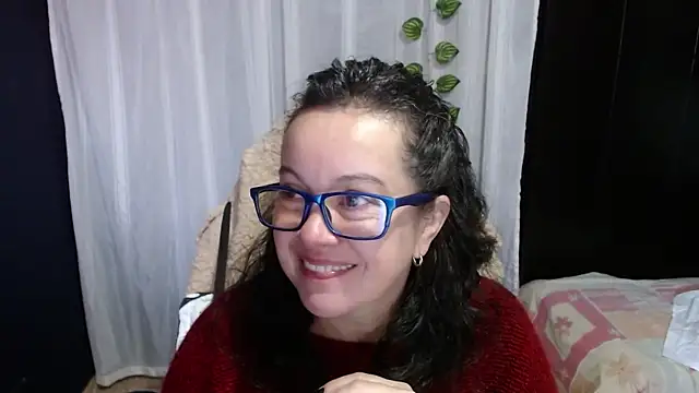 Snapshot of Sonialorens_ chatting on January 14, 12:24 pm Sonialorens  online show from January 14, 12:24 pm