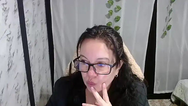 Snapshot of Sonialorens_ chatting on March 13, 12:02 pm Sonialorens  online show from March 13, 12:02 pm