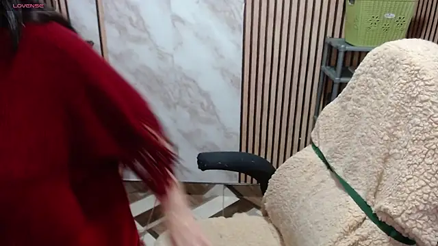 Sonialorens  online show from March 28, 5:23 pm