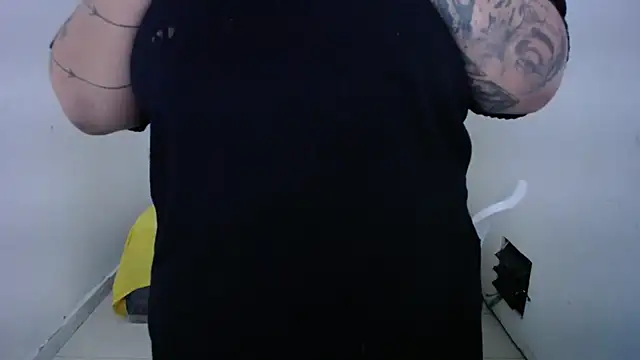 Snapshot of tianasex chatting on January 19, 6:32 pm tianasex online show from January 19, 6:32 pm