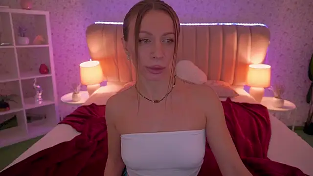 MirandaHobbs online show from December 3, 8:12 am