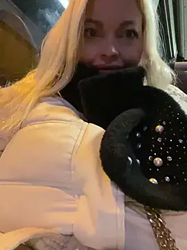 Lisavontease online show from February 1, 5:37 pm