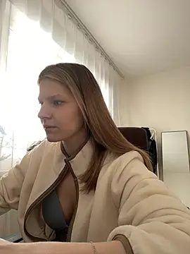 MaryHiggins online show from February 5, 11:04 am