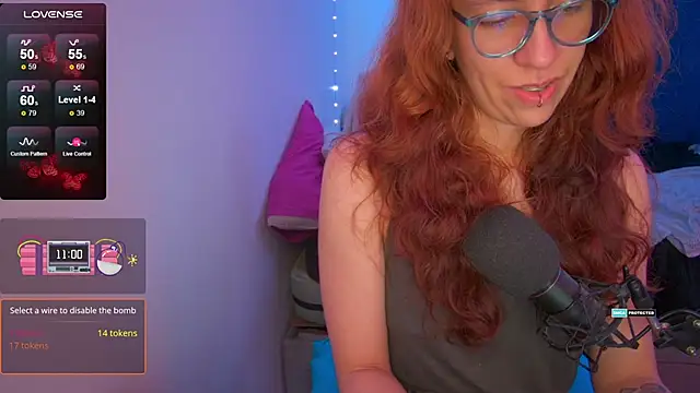 Snapshot of thecherry_Paulette chatting on June 17, 2:25 am thecherry Paulette online show from June 17, 2:25 am