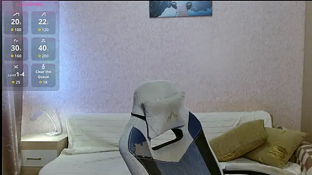 Aestheticguy101 online show from October 31, 11:11 am