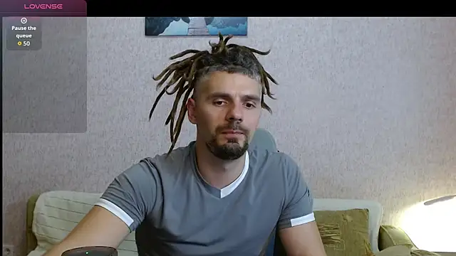 Snapshot of Aestheticguy101 chatting on July 28, 8:52 pm Aestheticguy101 online show from July 28, 8:52 pm
