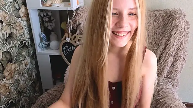 Snapshot of sarakaell chatting on July 31, 2:33 am sarakaell online show from July 31, 2:33 am