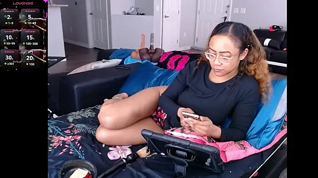 Snapshot of RylHoneyy chatting on May 24, 7:30 pm RylHoneyy online show from May 24, 7:30 pm