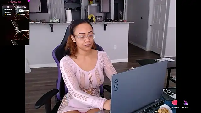 Snapshot of RylHoneyy chatting on July 18, 6:01 pm RylHoneyy online show from July 18, 6:01 pm