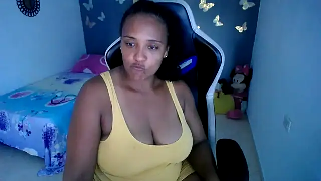Snapshot of marysol83 chatting on May 24, 8:03 pm marysol83 online show from May 24, 8:03 pm