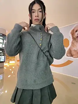 Snapshot of CrytinaSissyCrossdress chatting on December 21, 1:21 pm CrytinaSissyCrossdress online show from December 21, 1:21 pm