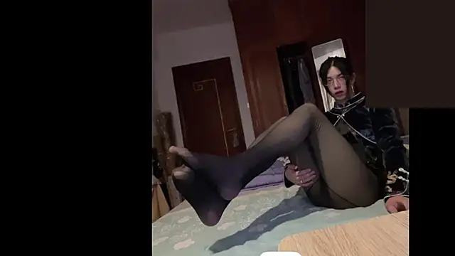 Snapshot of CrytinaSissyCrossdress chatting on March 21, 9:01 pm CrytinaSissyCrossdress online show from March 21, 9:01 pm