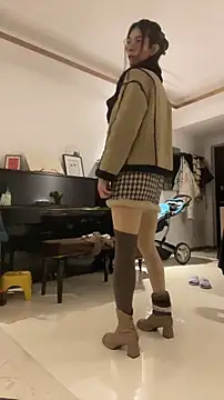 Snapshot of CrytinaSissyCrossdress chatting on December 20, 3:19 pm CrytinaSissyCrossdress online show from December 20, 3:19 pm