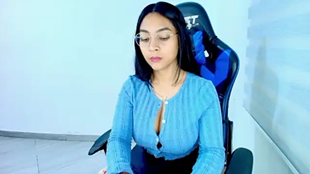 sophiax-x online show from April 16, 11:51 pm