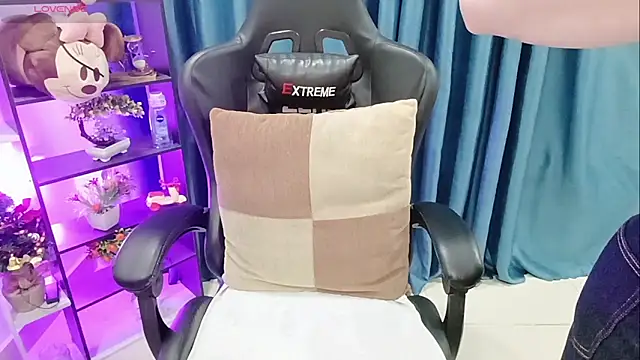 Yuki-yio online show from March 18, 1:20 am