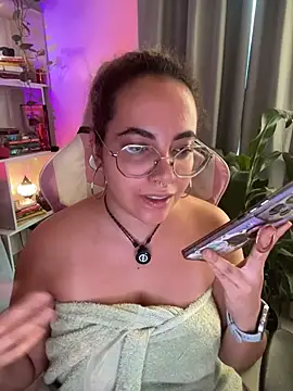 Snapshot of Emma_Wish chatting on July 23, 7:56 pm Emma Wish online show from July 23, 7:56 pm