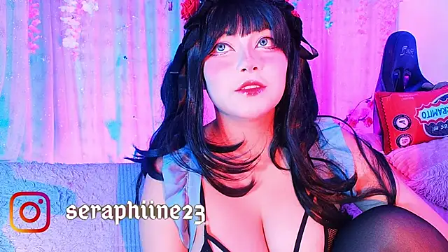 Snapshot of seraphine23 chatting on January 4, 3:50 am seraphine23 online show from January 4, 3:50 am