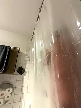 Snapshot of EchoFux chatting on January 6, 6:50 am EchoFux online show from January 6, 6:50 am