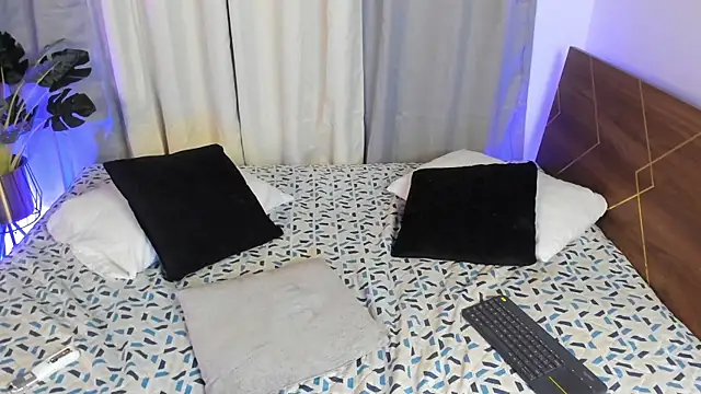 Amy art online show from September 27, 8:47 pm