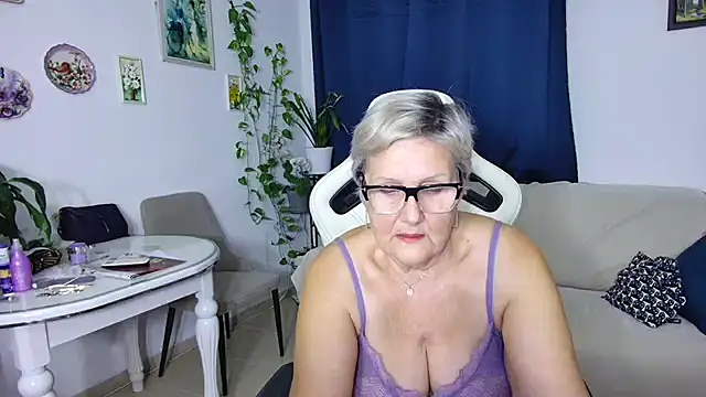 Selenna57 online show from February 3, 6:35 pm