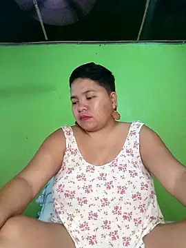 Snapshot of hotpussyxxx33x chatting on April 28, 5:12 am hotpussyxxx33x online show from April 28, 5:12 am