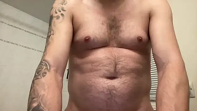 Snapshot of ttboy2000 chatting on January 2, 2:22 am ttboy2000 online show from January 2, 2:22 am