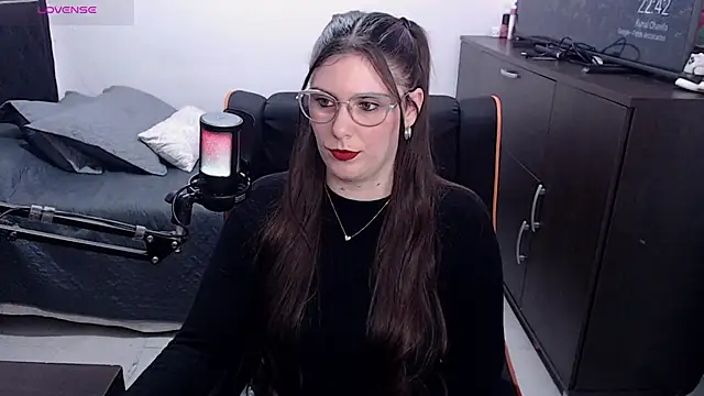 Snapshot of xxbbtaa chatting on June 6, 1:43 am xxbbtaa online show from June 6, 1:43 am