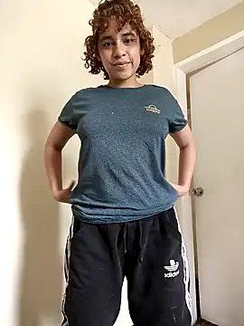 Snapshot of EmmaMelissa0521 chatting on December 4, 6:39 pm EmmaMelissa0521 online show from December 4, 6:39 pm