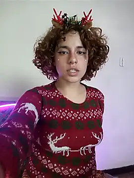 Snapshot of EmmaMelissa0521 chatting on December 13, 10:34 pm EmmaMelissa0521 online show from December 13, 10:34 pm