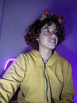 Snapshot of EmmaMelissa0521 chatting on December 15, 12:29 am EmmaMelissa0521 online show from December 15, 12:29 am