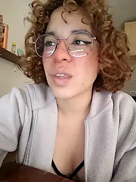 Snapshot of EmmaMelissa0521 chatting on February 16, 5:26 pm EmmaMelissa0521 online show from February 16, 5:26 pm