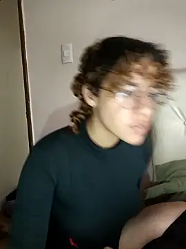 Snapshot of EmmaMelissa0521 chatting on February 28, 8:39 pm EmmaMelissa0521 online show from February 28, 8:39 pm