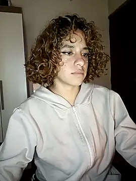 Snapshot of EmmaMelissa0521 chatting on March 6, 9:31 pm EmmaMelissa0521 online show from March 6, 9:31 pm