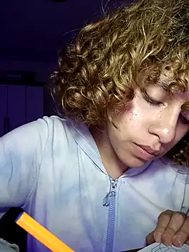 Snapshot of EmmaMelissa0521 chatting on March 21, 3:33 am EmmaMelissa0521 online show from March 21, 3:33 am