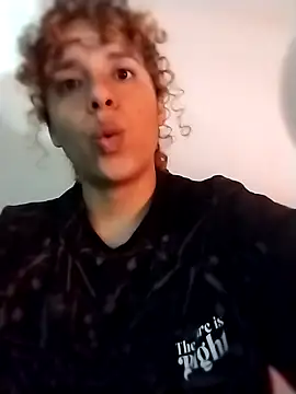 Snapshot of EmmaMelissa0521 chatting on November 12, 2:01 am EmmaMelissa0521 online show from November 12, 2:01 am