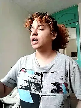 Snapshot of EmmaMelissa0521 chatting on January 9, 9:16 pm EmmaMelissa0521 online show from January 9, 9:16 pm