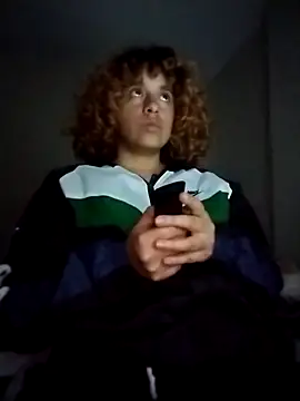 Snapshot of EmmaMelissa0521 chatting on February 5, 8:41 am EmmaMelissa0521 online show from February 5, 8:41 am