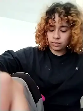 Snapshot of EmmaMelissa0521 chatting on February 9, 4:11 pm EmmaMelissa0521 online show from February 9, 4:11 pm