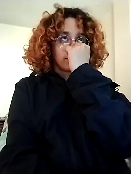 Snapshot of EmmaMelissa0521 chatting on February 12, 8:26 pm EmmaMelissa0521 online show from February 12, 8:26 pm