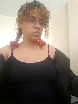 Snapshot of EmmaMelissa0521 chatting on February 15, 5:31 pm EmmaMelissa0521 online show from February 15, 5:31 pm