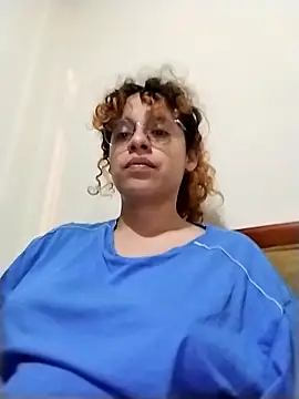 Snapshot of EmmaMelissa0521 chatting on March 3, 12:17 am EmmaMelissa0521 online show from March 3, 12:17 am