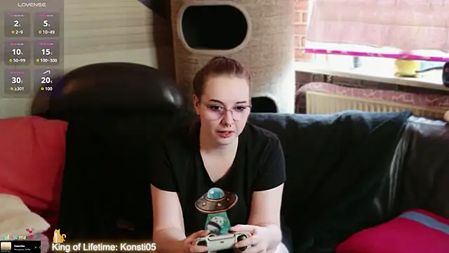 Snapshot of GamerGirl_Eve chatting on June 14, 5:04 pm GamerGirl Eve online show from June 14, 5:04 pm