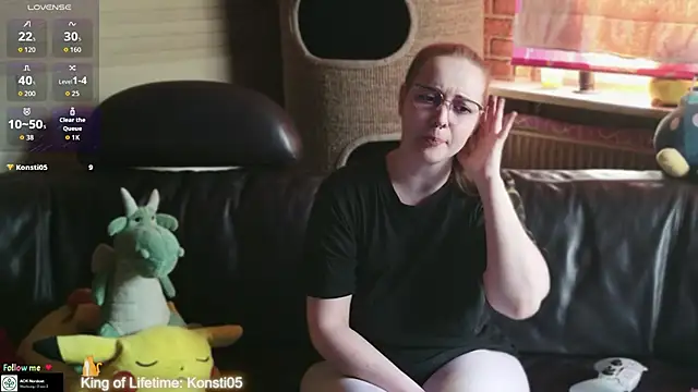 Snapshot of GamerGirl_Eve chatting on July 3, 6:58 pm GamerGirl Eve online show from July 3, 6:58 pm
