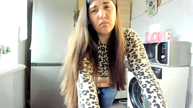 Snapshot of MiaMarrone chatting on June 1, 3:14 pm MiaMarrone online show from June 1, 3:14 pm