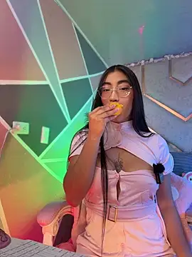 shanon- online show from April 11, 9:30 pm