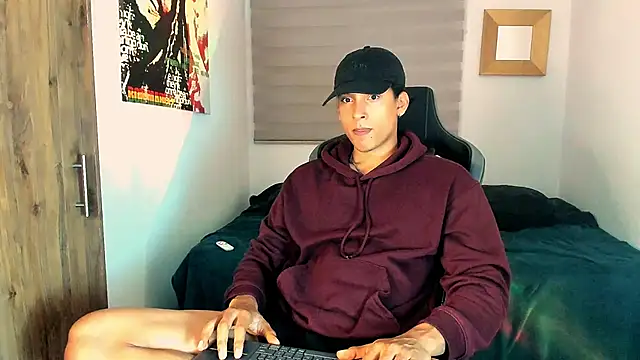 Snapshot of Liam_V chatting on January 10, 3:50 am Liam V online show from January 10, 3:50 am